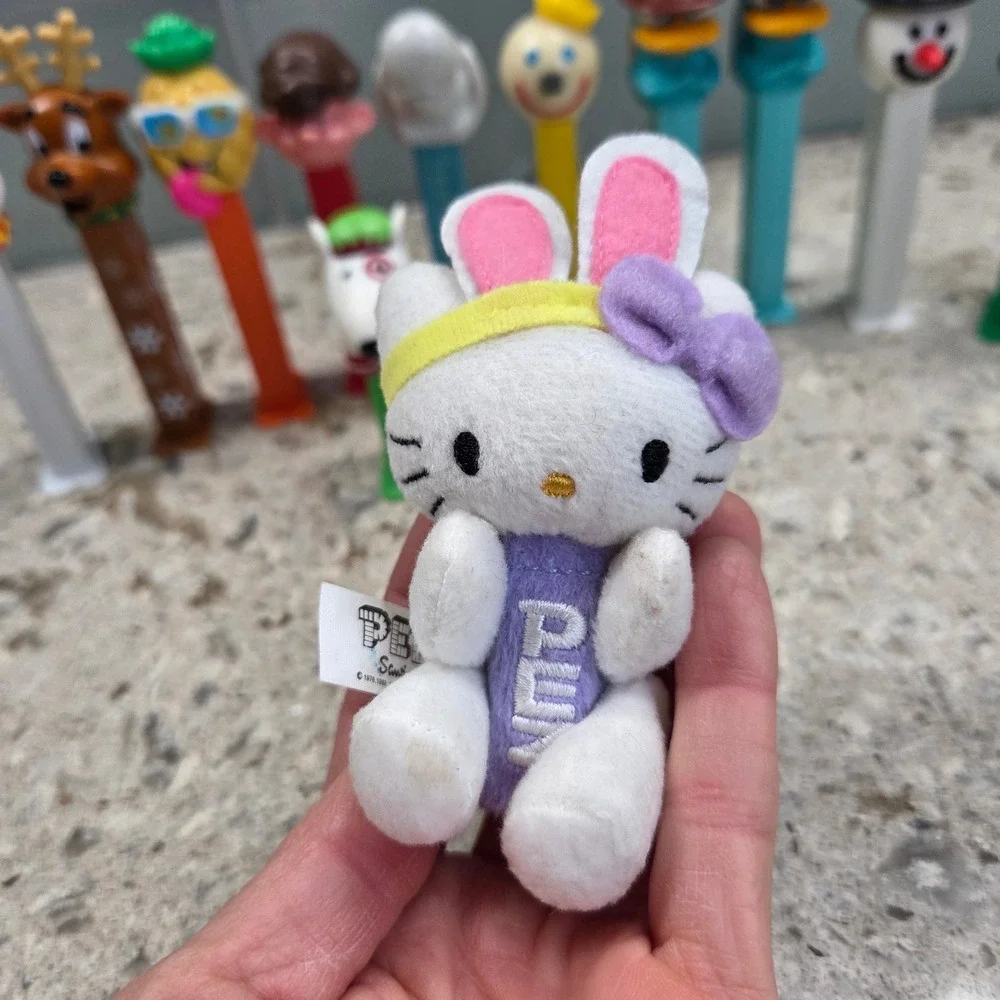 Hello Kitty PEZ Plush Toy PEZ Dispensers‎ Snowman Reindeer Pineapple Assortment